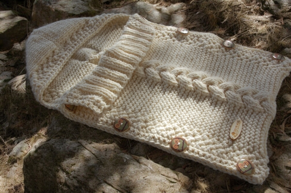 Bio-Babyfußsack dick, handgestrickt aus Bio-Merinowolle, GOTS-zertifiziert, mulesing-frei